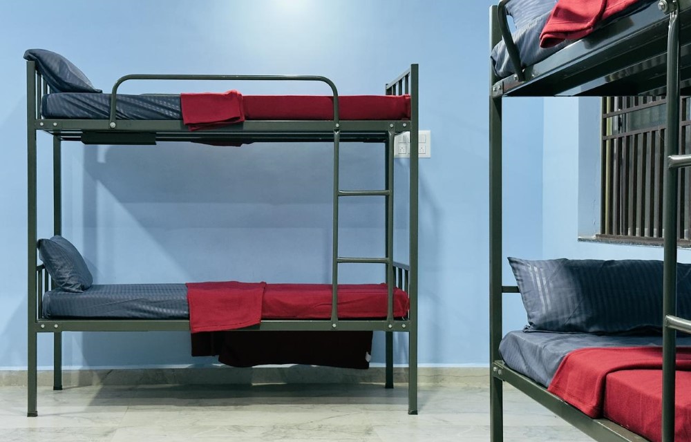 Transforming Hospitality Through Technology: How Smart Hotels Enhance Guest Experiences